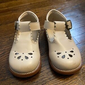 Felix & Flora- toddler dress shoes mary jane t-strap cream beige girl 7 leather